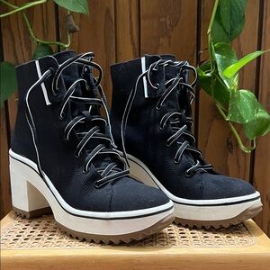 Women's Lace-Up Boots